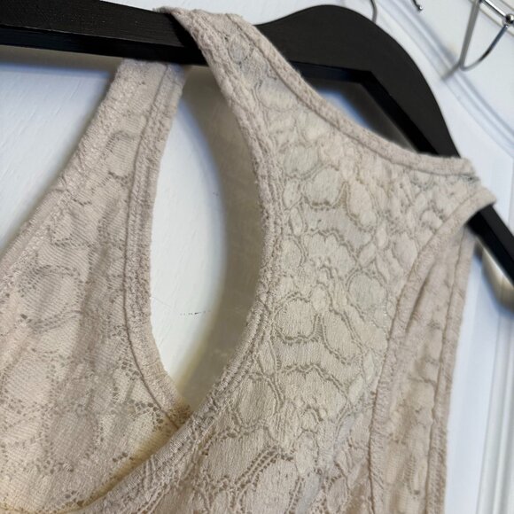 Silence + Noise Flower Lace Tank Top - Picture 4 of 4